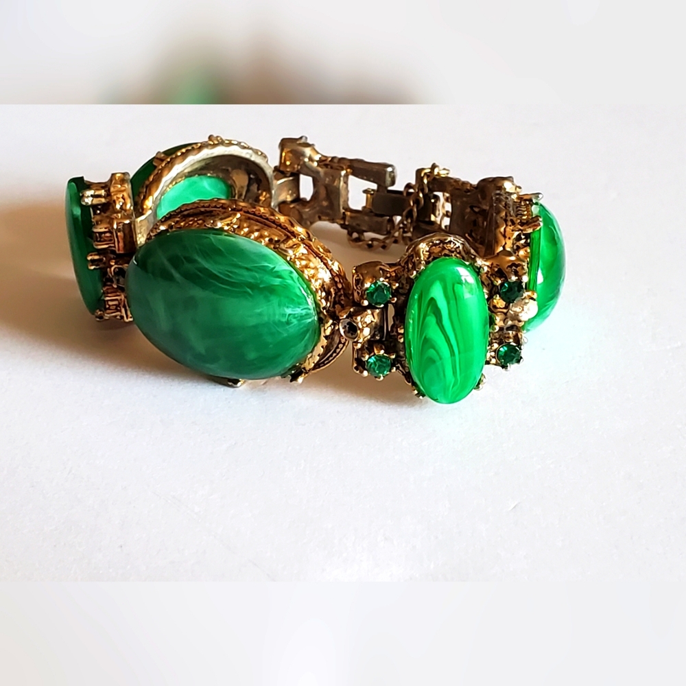 Vtg. Chunky Unsigned Thermoset Bracelet